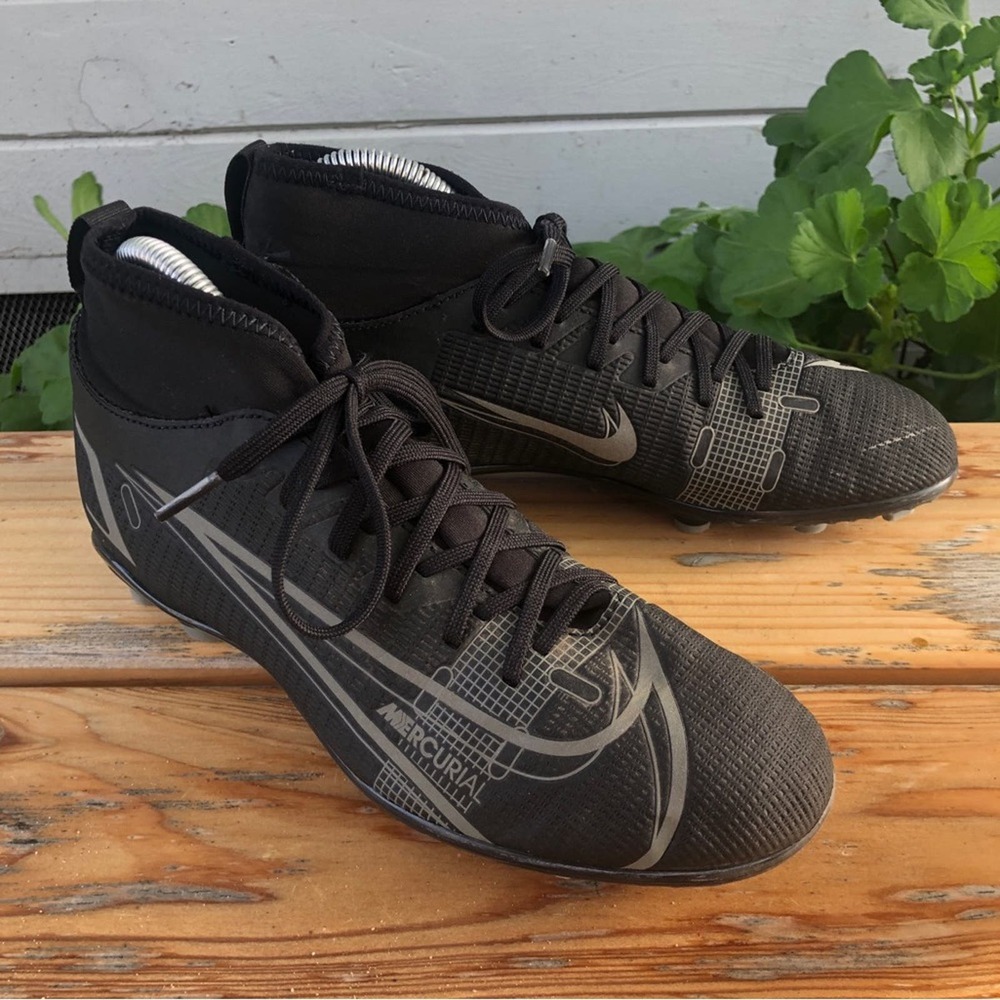 Nike Juniors Mercurial Superfly 8 Club MG Black Iron Gray Soccer Cleats sz 5.5Y